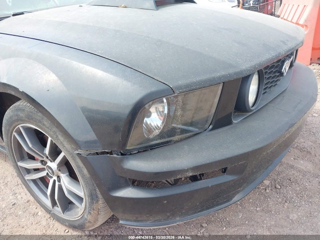 2005 Ford Mustang Gt მანქანა იყიდება აუქციონზე, vin: 1ZVFT85H955182836, აუქციონის ნომერი: 44742615