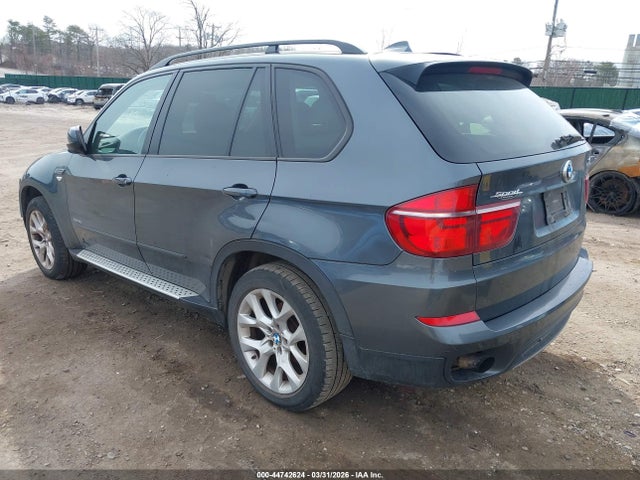 2012 BMW X5 5UXZV4C57CL752044 Photo 2