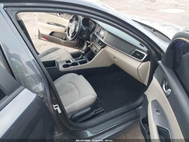 44742666 :رقم المزاد ، 5XXGT4L37HG150216 vin ، 2017 Kia Optima Lx مزاد بيع