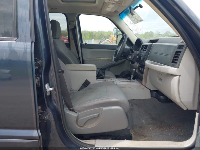 44742713 :رقم المزاد ، 1J8GN28K78W198546 vin ، 2008 Jeep Liberty Sport مزاد بيع