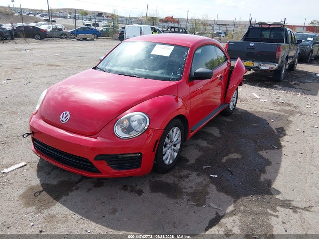 2018 Volkswagen Beetle 2.0t Coast/2.0t S მანქანა იყიდება აუქციონზე, vin: 3VWFD7AT3JM704785, აუქციონის ნომერი: 44742773