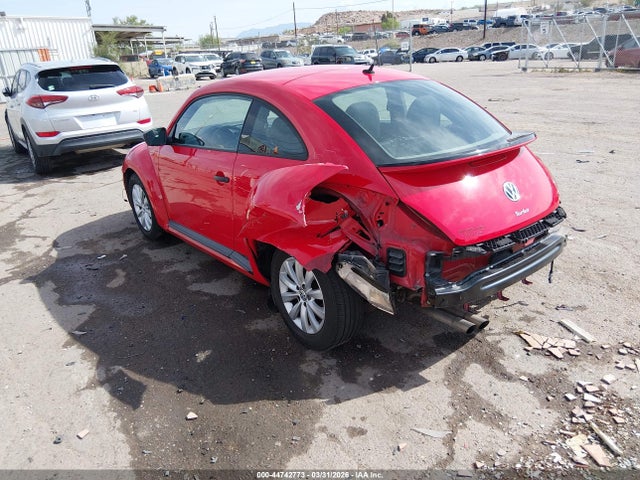 2018 Volkswagen Beetle 2.0t Coast/2.0t S მანქანა იყიდება აუქციონზე, vin: 3VWFD7AT3JM704785, აუქციონის ნომერი: 44742773