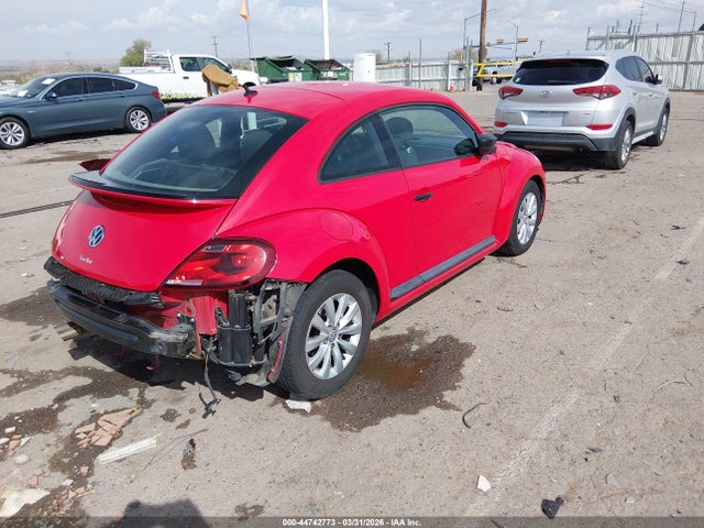 2018 Volkswagen Beetle 2.0t Coast/2.0t S მანქანა იყიდება აუქციონზე, vin: 3VWFD7AT3JM704785, აუქციონის ნომერი: 44742773