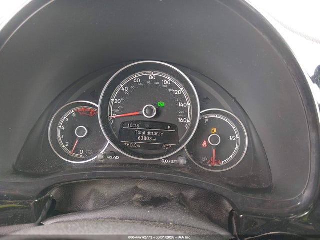 2018 Volkswagen Beetle 2.0t Coast/2.0t S მანქანა იყიდება აუქციონზე, vin: 3VWFD7AT3JM704785, აუქციონის ნომერი: 44742773