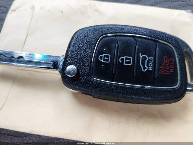 5NMZTDLB8HH002092 Hyundai Santa Fe Sport 2.4l