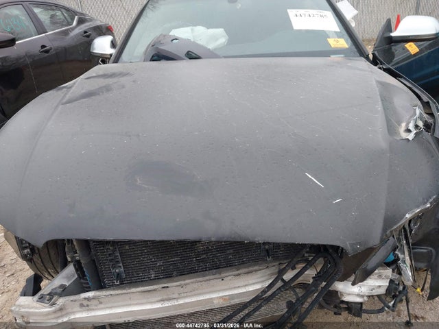 2009 Audi S5 4.2l მანქანა იყიდება აუქციონზე, vin: WAURV78T19A041712, აუქციონის ნომერი: 44742785