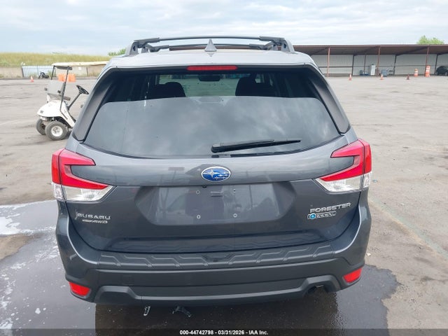JF2SKAEC8PH495556 Subaru Forester Premium