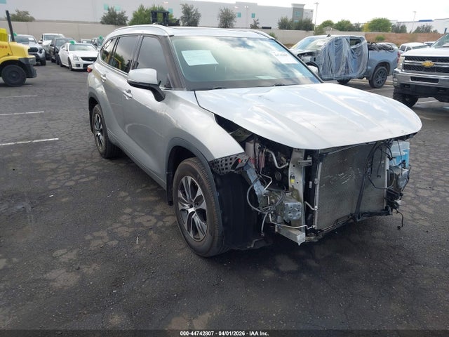 2022 TOYOTA HIGHLANDER 5TDHZRAH8NS102653