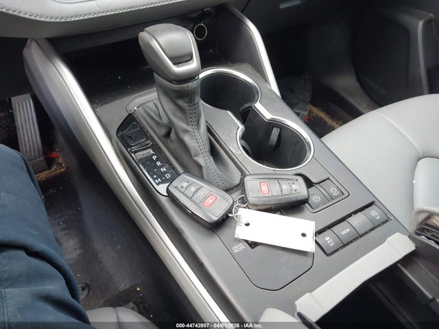 2022 TOYOTA HIGHLANDER 5TDHZRAH8NS102653 Photo 10