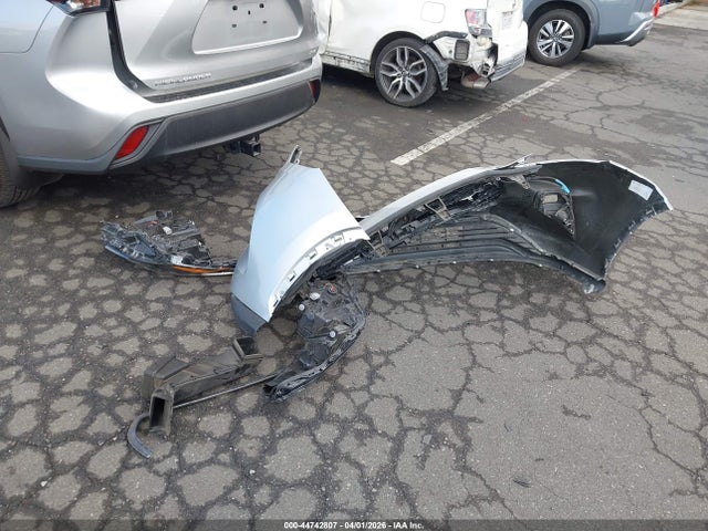 5TDHZRAH8NS102653 Toyota Highlander Xle