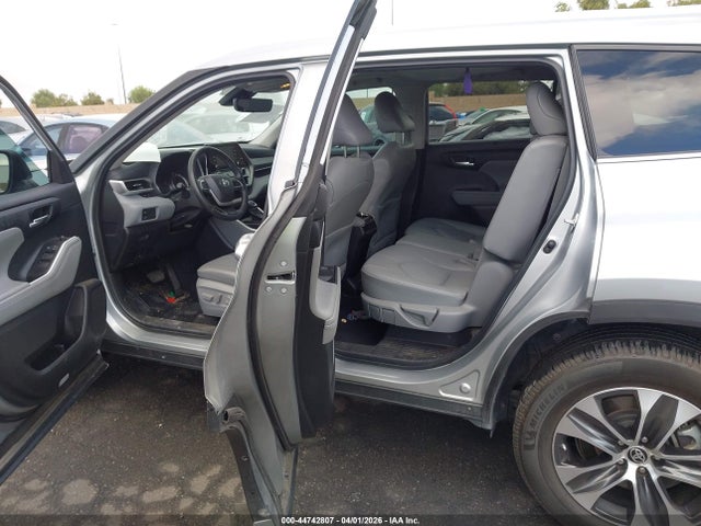 2022 TOYOTA HIGHLANDER 5TDHZRAH8NS102653 Photo 7