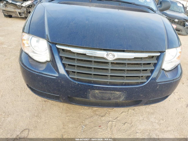 Продажа на аукционе авто 2005 Chrysler Town & Country Touring, vin: 2C4GP54L85R479258, номер лота: 44742827