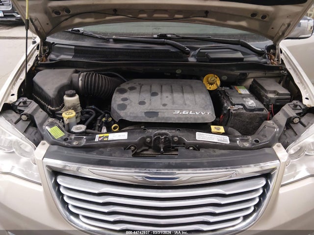 2014 Chrysler Town & Country Touring-l მანქანა იყიდება აუქციონზე, vin: 2C4RC1CGXER464004, აუქციონის ნომერი: 44742937