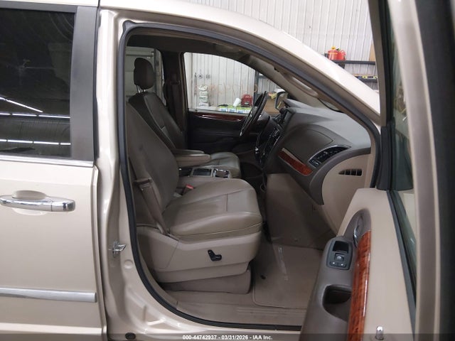 2014 Chrysler Town & Country Touring-l მანქანა იყიდება აუქციონზე, vin: 2C4RC1CGXER464004, აუქციონის ნომერი: 44742937