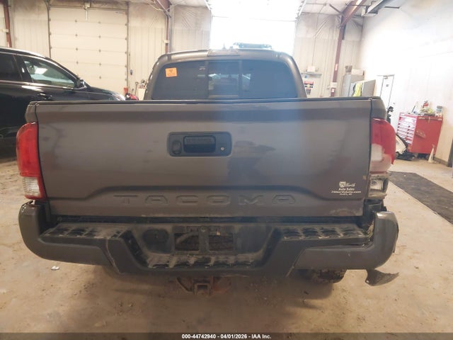 Продажа на аукционе авто 2016 Toyota Tacoma Sr5, vin: 5TFDZ5BN6GX002298, номер лота: 44742940