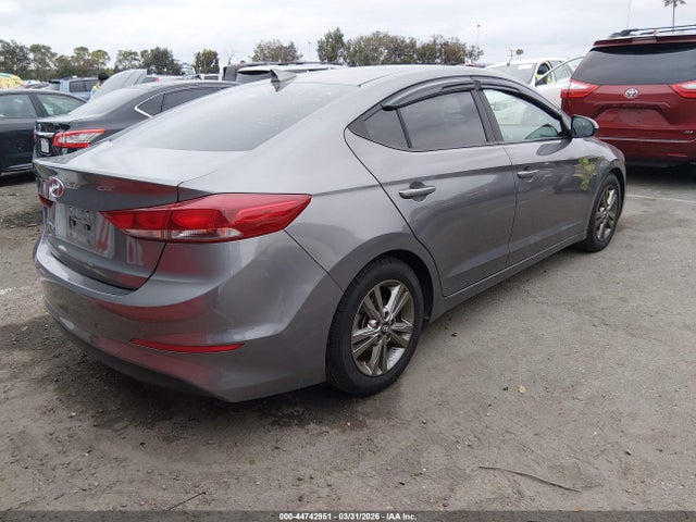 5NPD84LF7JH286676 Hyundai ELANTRA SEL