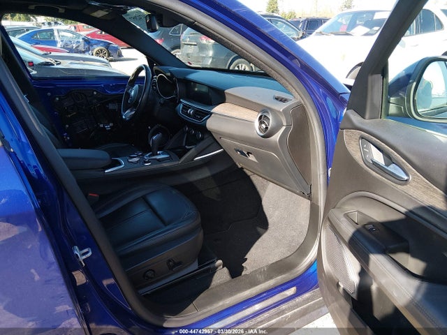2022 ALFA ROMEO STELVIO ZASPAKBN7N7D26982 Photo 4