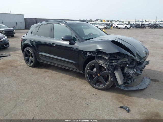 2016 PORSCHE MACAN WP1AB2A53GLB49823