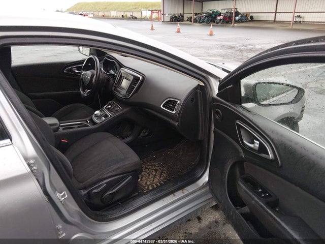 2015 Chrysler 200 Limited მანქანა იყიდება აუქციონზე, vin: 1C3CCCAB3FN746836, აუქციონის ნომერი: 44742987