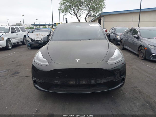 2023 Tesla Model Y Performance Dual Motor All-wheel Drive მანქანა იყიდება აუქციონზე, vin: 7SAYGDEF4PF808076, აუქციონის ნომერი: 44743045