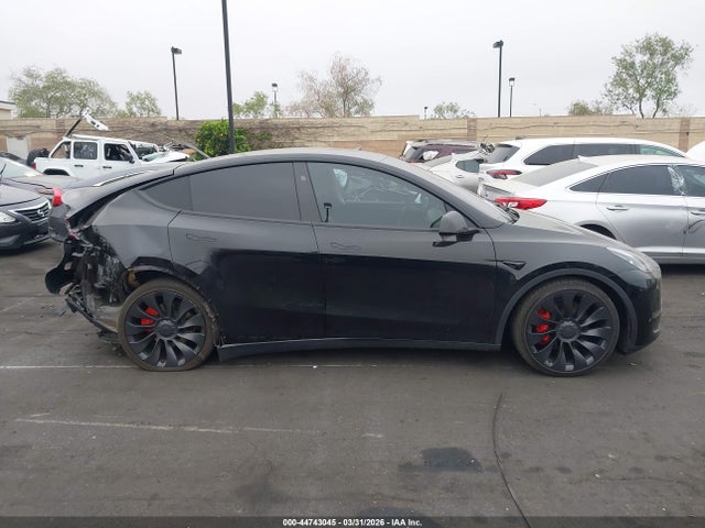 2023 Tesla Model Y Performance Dual Motor All-wheel Drive მანქანა იყიდება აუქციონზე, vin: 7SAYGDEF4PF808076, აუქციონის ნომერი: 44743045