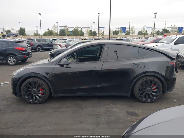 2023 Tesla Model Y Performance Dual Motor All-wheel Drive მანქანა იყიდება აუქციონზე, vin: 7SAYGDEF4PF808076, აუქციონის ნომერი: 44743045