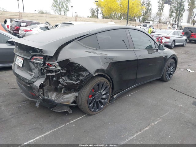 2023 Tesla Model Y Performance Dual Motor All-wheel Drive მანქანა იყიდება აუქციონზე, vin: 7SAYGDEF4PF808076, აუქციონის ნომერი: 44743045