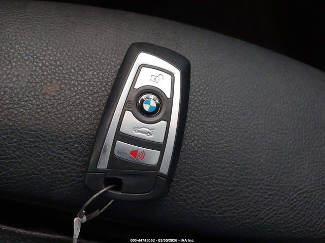 2018 Bmw 330i Xdrive მანქანა იყიდება აუქციონზე, vin: WBA8D9C53JEM33588, აუქციონის ნომერი: 44743052
