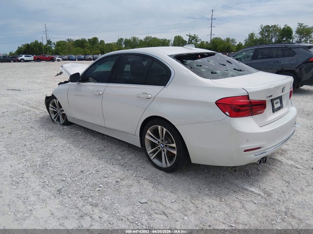 2018 Bmw 330i Xdrive მანქანა იყიდება აუქციონზე, vin: WBA8D9C53JEM33588, აუქციონის ნომერი: 44743052