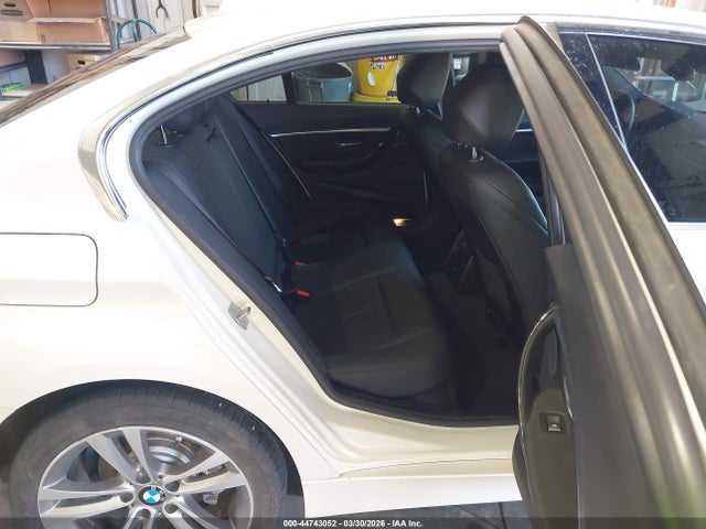 2018 Bmw 330i Xdrive მანქანა იყიდება აუქციონზე, vin: WBA8D9C53JEM33588, აუქციონის ნომერი: 44743052