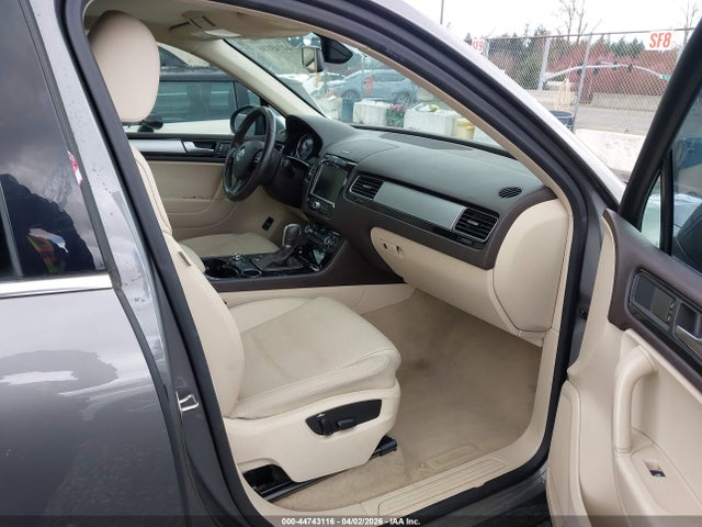 Продаж на аукціоні авто 2014 Volkswagen Touareg Tdi Sport, vin: WVGEP9BP3ED002000, номер лоту: 44743116