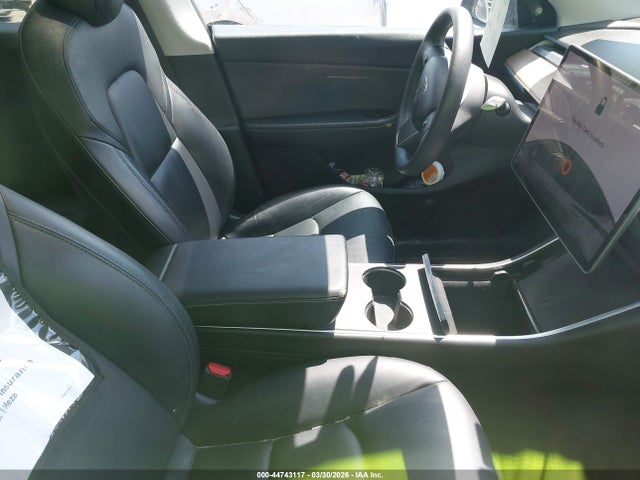 Продаж на аукціоні авто 2021 Tesla Model Y Standard Range Rear-wheel Drive, vin: 5YJYGDED7MF114120, номер лоту: 44743117