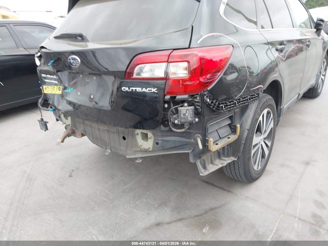 2018 Subaru Outback 2.5i Limited მანქანა იყიდება აუქციონზე, vin: 4S4BSANC0J3285614, აუქციონის ნომერი: 44743121