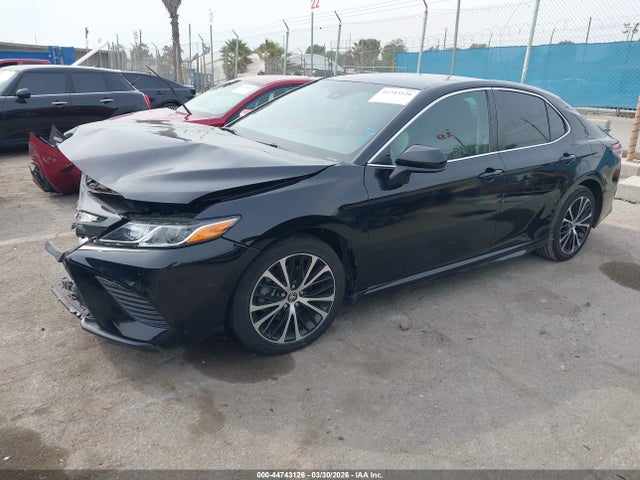 Toyota CAMRY SE 2020 4T1G11AK3LU952825 Image 2