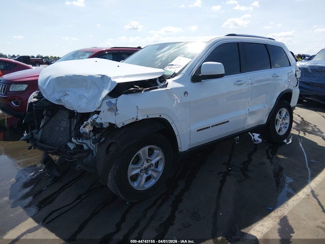 2017 Jeep Grand Cherokee Laredo 4x4 მანქანა იყიდება აუქციონზე, vin: 1C4RJFAG3HC689691, აუქციონის ნომერი: 44743155