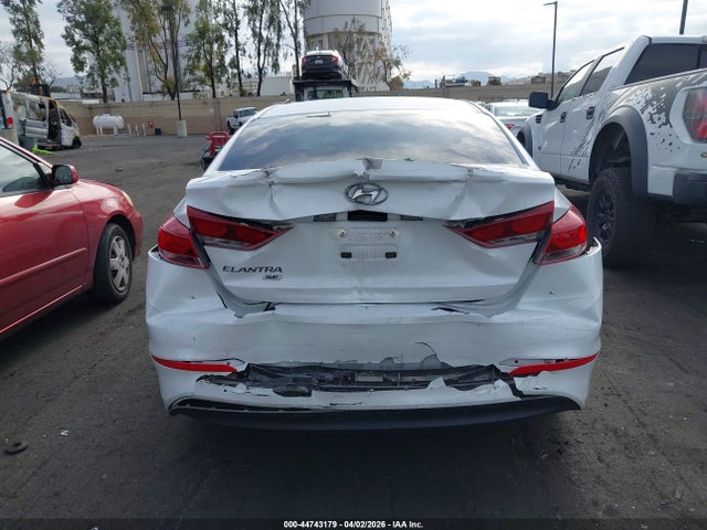 5NPD74LF1JH332196 Hyundai ELANTRA SE
