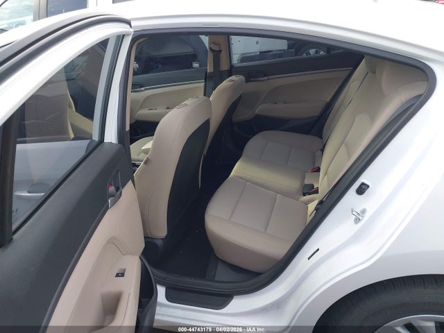 5NPD74LF1JH332196 Hyundai ELANTRA SE