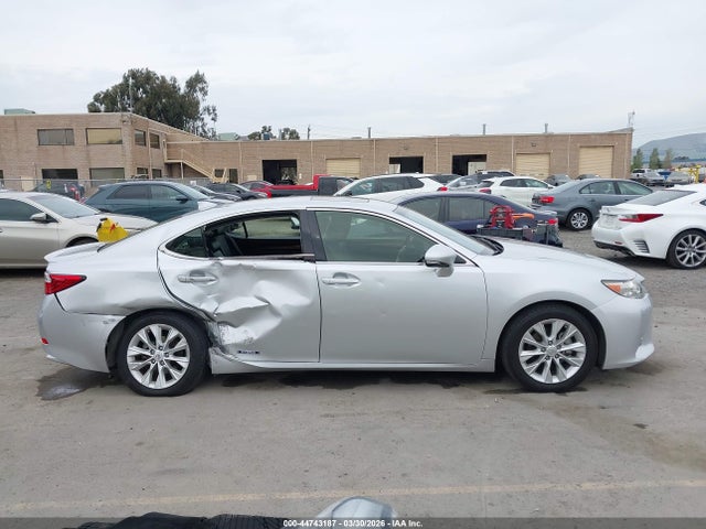 JTHBW1GGXF2077616 Lexus ES 300H