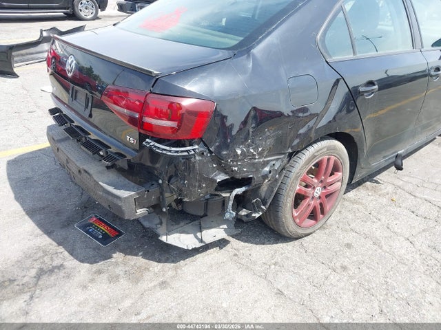 3VW2B7AJ5JM208258 Volkswagen Jetta 1.4t S