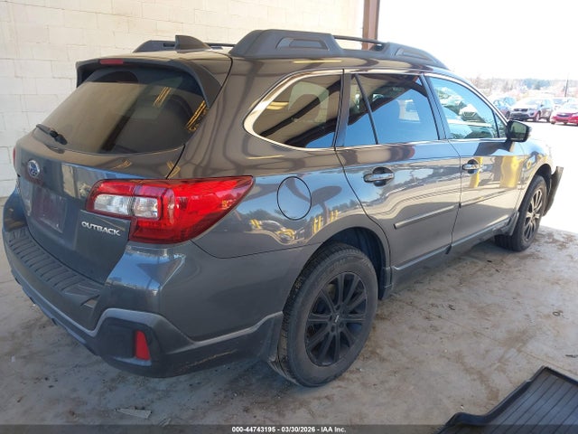 2018 SUBARU OUTBACK 4S4BSAFC6J3320218 Photo 3