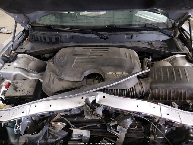 2C3CDXHG6JH152099 Dodge Charger Sxt Plus Rwd