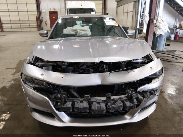 2C3CDXHG6JH152099 Dodge Charger Sxt Plus Rwd