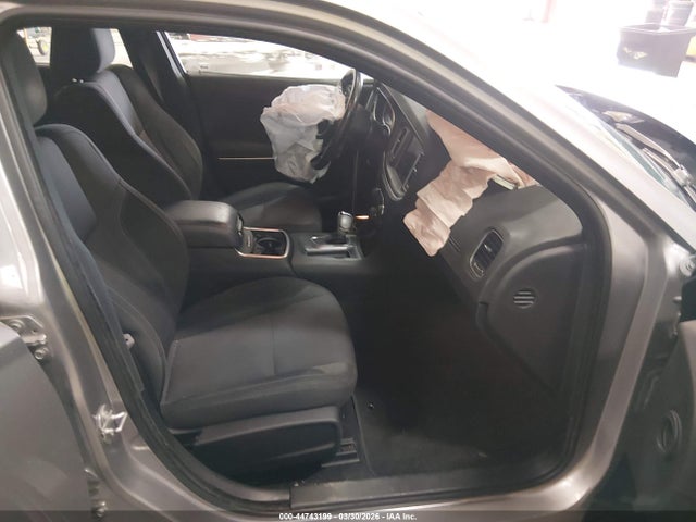 2C3CDXHG6JH152099 Dodge Charger Sxt Plus Rwd