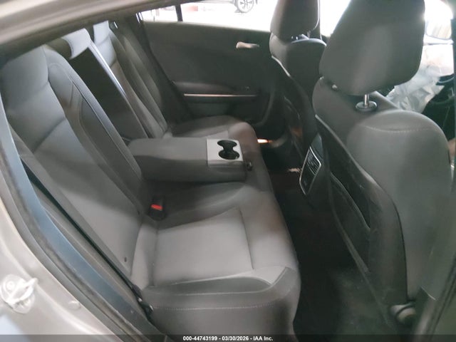 2C3CDXHG6JH152099 Dodge Charger Sxt Plus Rwd