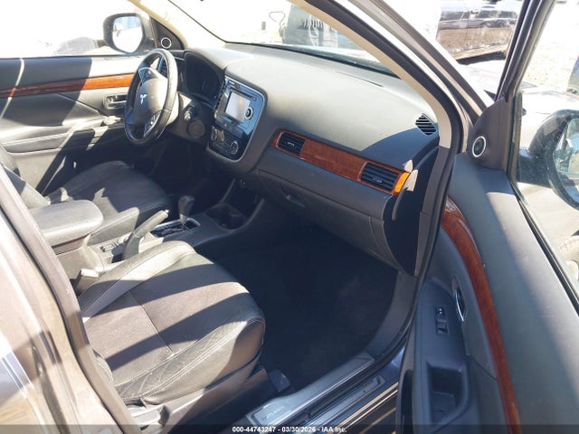Продаж на аукціоні авто 2014 Mitsubishi Outlander Se, vin: JA4AZ3A30EZ007807, номер лоту: 44743247