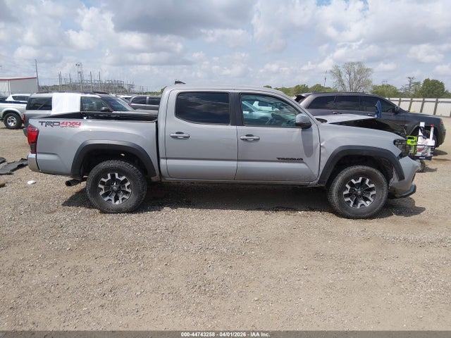 44743258 :رقم المزاد ، 5TFCZ5AN1KX200681 vin ، 2019 Toyota Tacoma Trd Off Road مزاد بيع