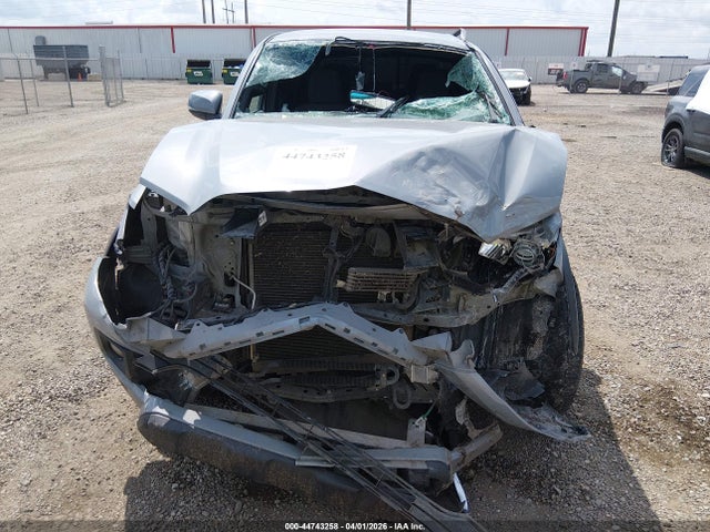 44743258 :رقم المزاد ، 5TFCZ5AN1KX200681 vin ، 2019 Toyota Tacoma Trd Off Road مزاد بيع