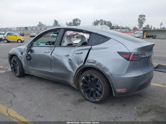 7SAYGAEE6SF219870 Tesla Model Y Long Range Dual Motor All-wheel Drive