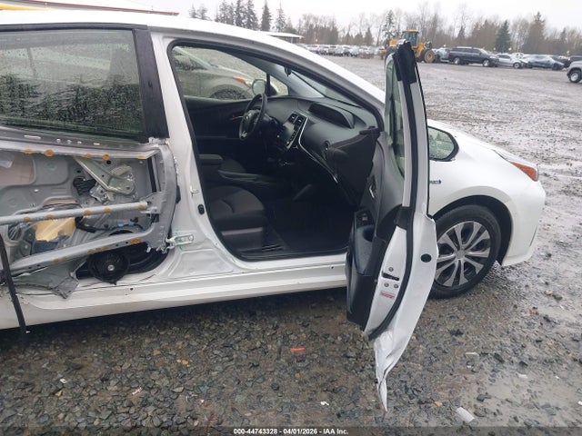 JTDL9MFU4N3039412 Toyota Prius Le Awd-e