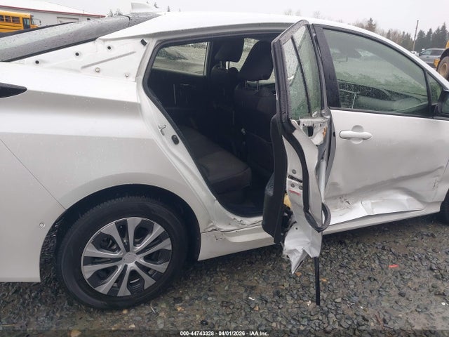 JTDL9MFU4N3039412 Toyota Prius Le Awd-e
